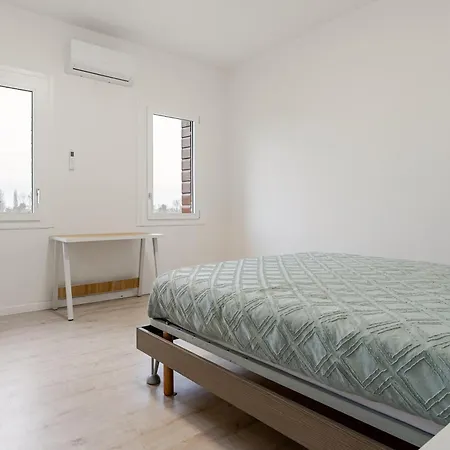 Flight-ready-stay 700 M Airport *